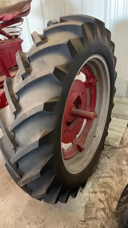 Image of Farmall Super M-TA equipment image 3