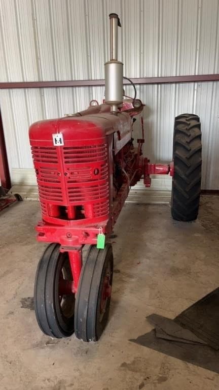 Image of Farmall Super M-TA equipment image 1