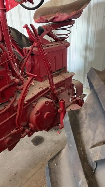Image of Farmall Super M-TA equipment image 4
