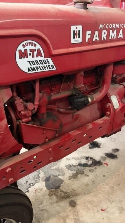 Image of Farmall Super M-TA equipment image 2