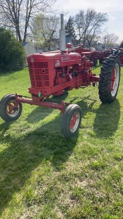 Image of Farmall Super M-TA equipment image 1