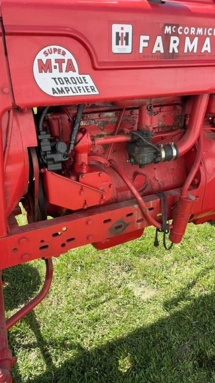 Image of Farmall Super M-TA equipment image 3