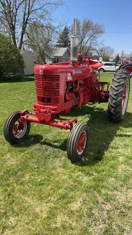 Image of Farmall Super M-TA equipment image 1