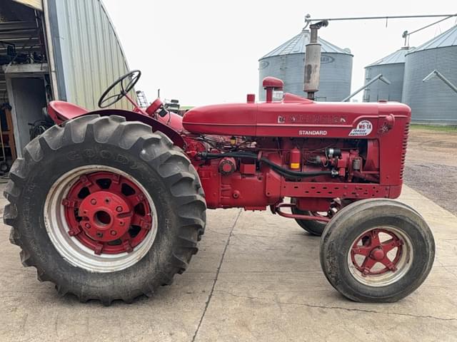 Image of McCormick-Deering W-6 equipment image 4