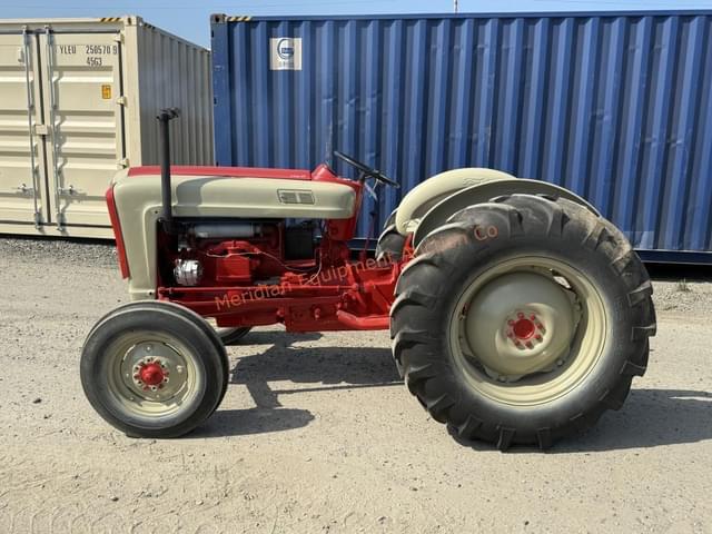 Image of Ford 861 equipment image 2