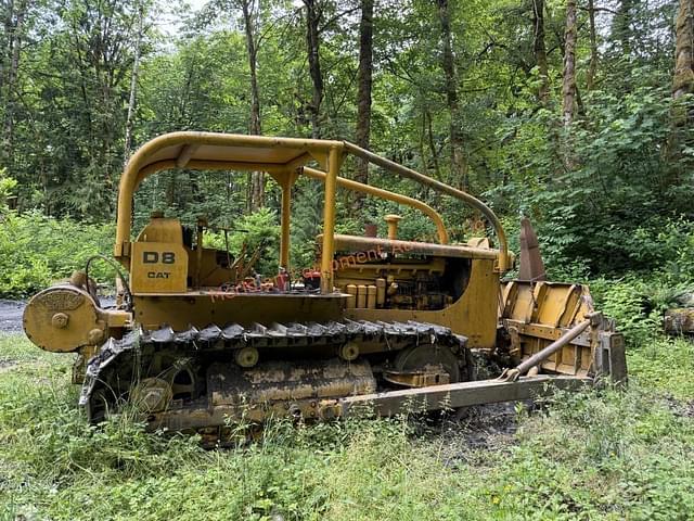 Image of Caterpillar D8 equipment image 3