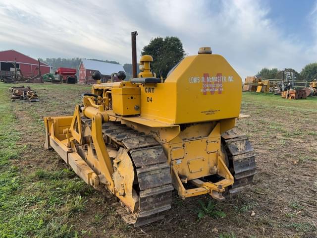 Image of Caterpillar D4 equipment image 2