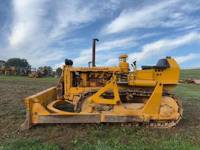Image of Caterpillar D4 equipment image 1