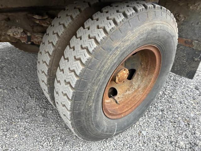 Image of Chevrolet 6400 equipment image 4