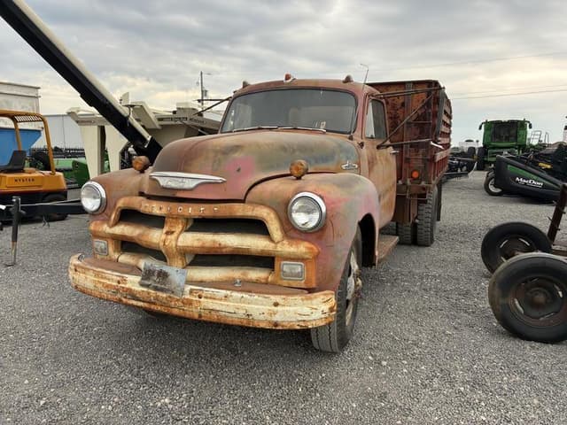 Image of Chevrolet 6400 equipment image 2