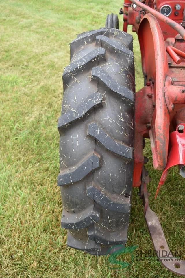 Image of Farmall 100 equipment image 4