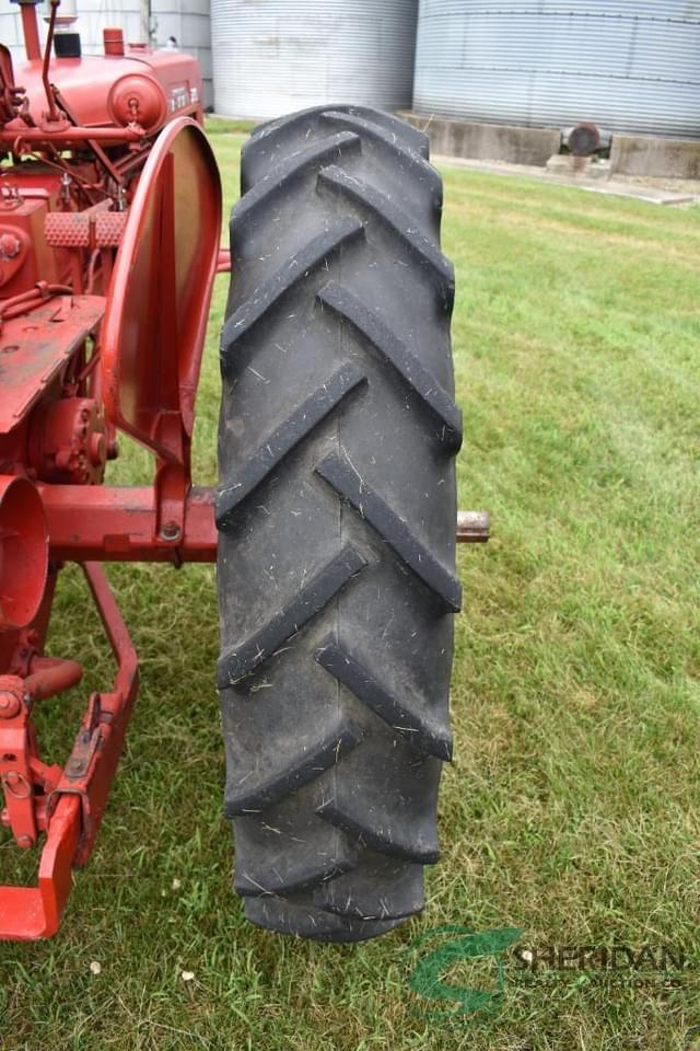 Image of Farmall 200 equipment image 4