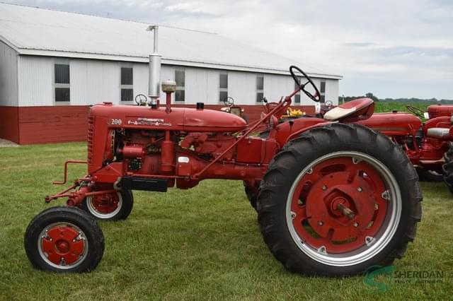 Image of Farmall 200 equipment image 1