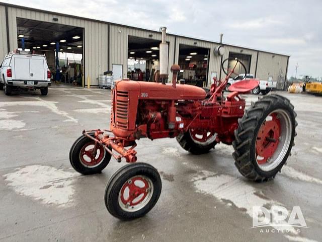 Image of Farmall 200 equipment image 1