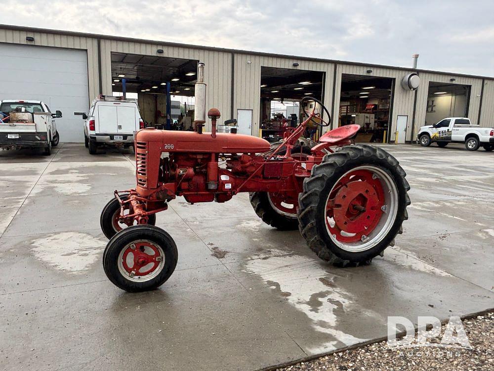 Image of Farmall 200 Primary image