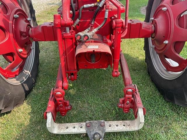 Image of Farmall 300 equipment image 4