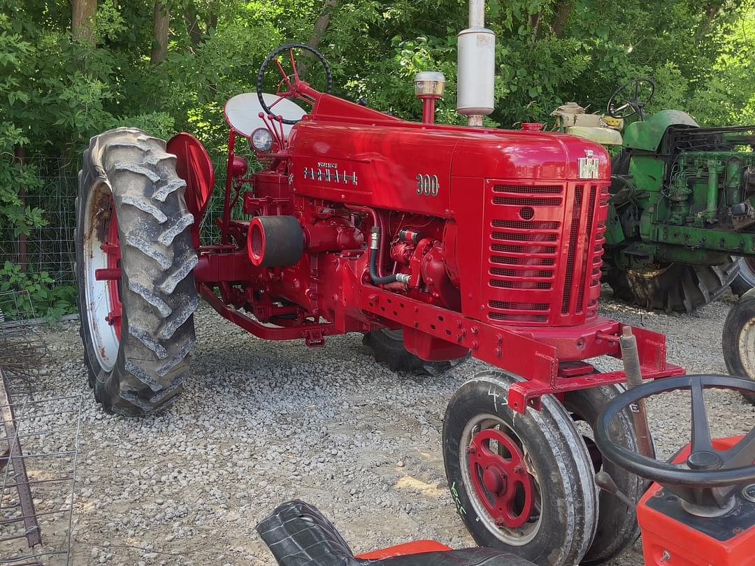 Image of Farmall 300 Primary image