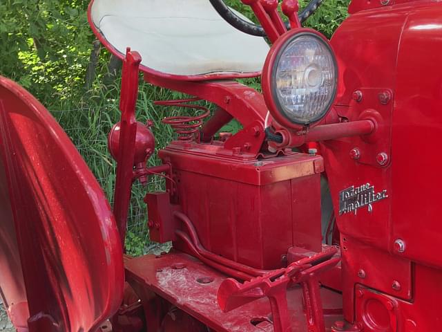 Image of Farmall 300 equipment image 4