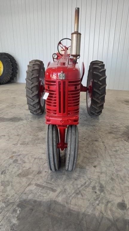 Image of Farmall 300 equipment image 2