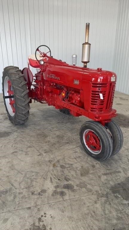 1955 Farmall 300 Equipment Image0
