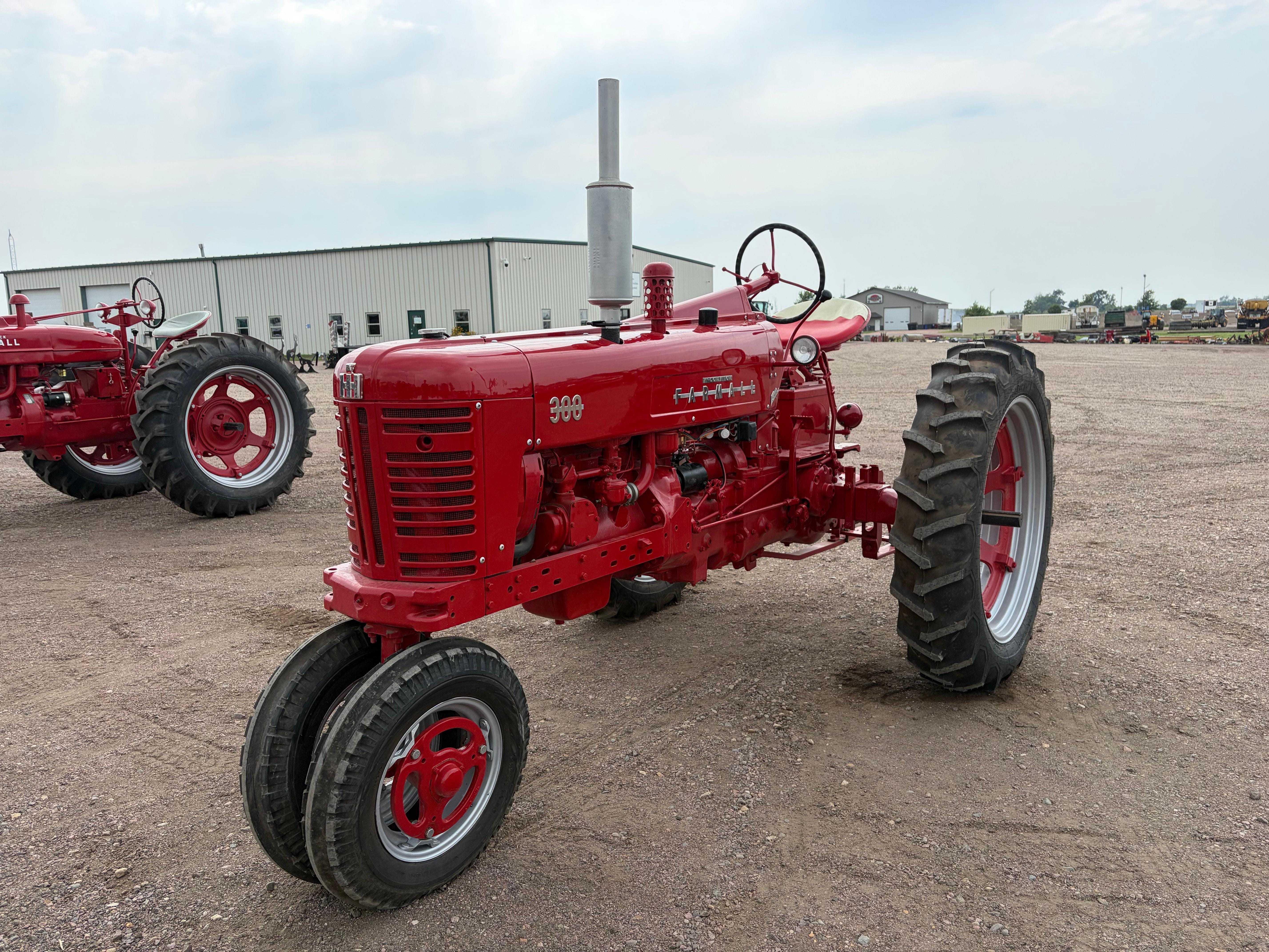 1955 Farmall 300 Equipment Image0