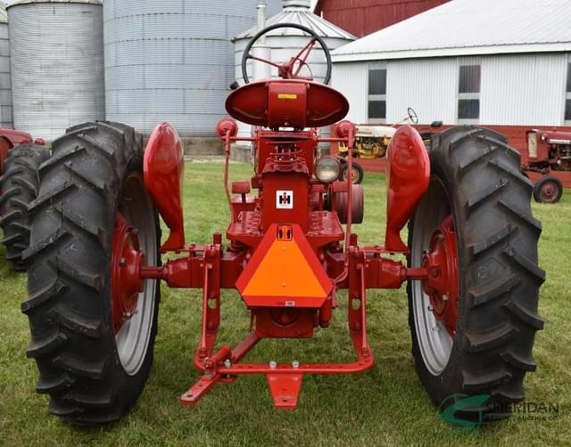 Image of Farmall 300 equipment image 3