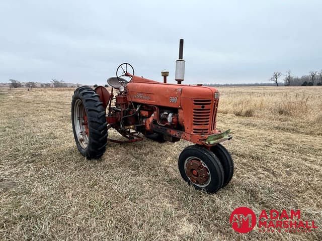 Image of Farmall 300 equipment image 4