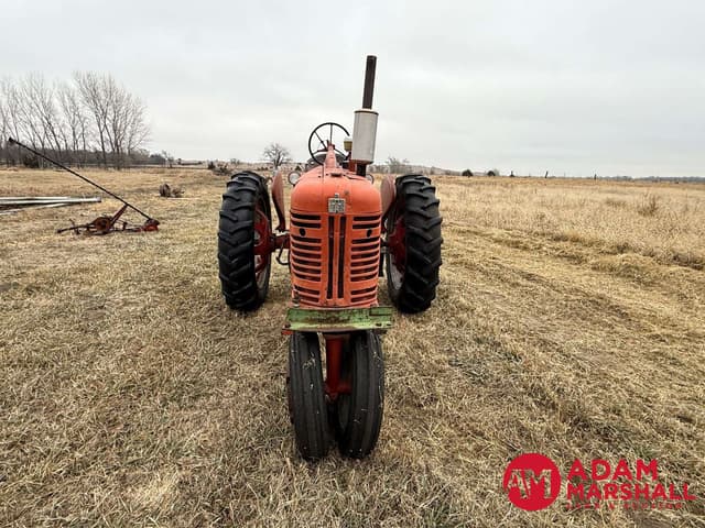 Image of Farmall 300 equipment image 3