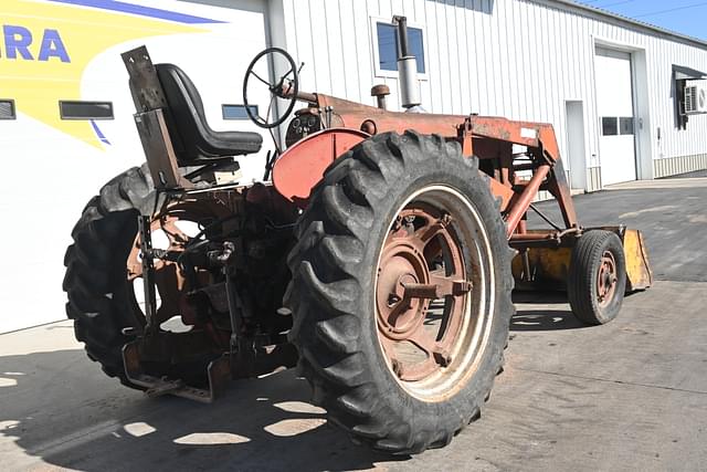 Image of Farmall 400 equipment image 3