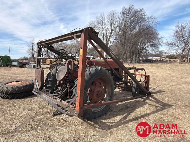 Image of Farmall 400 equipment image 4