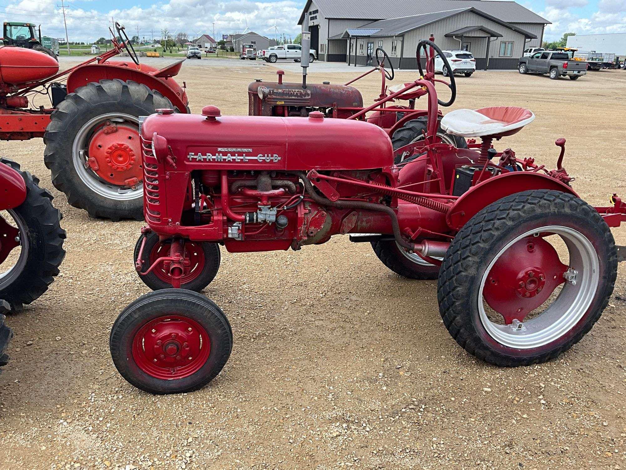 Main image Farmall Cub