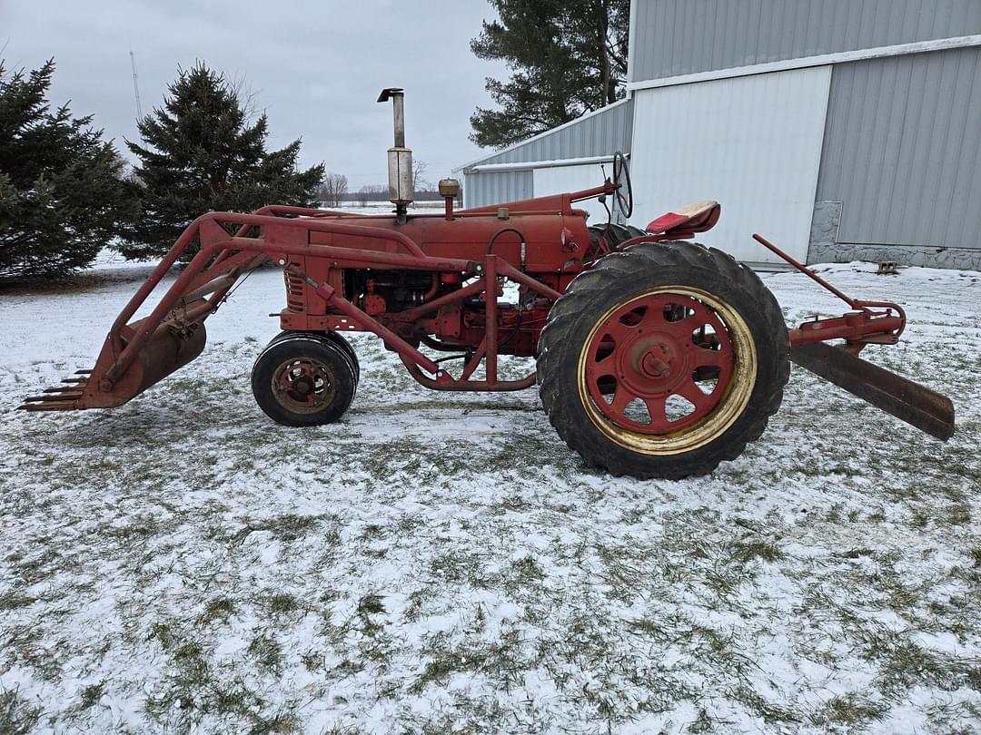 Image of Farmall 300 Primary image