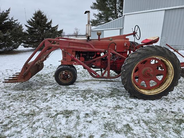 Image of Farmall 300 equipment image 1
