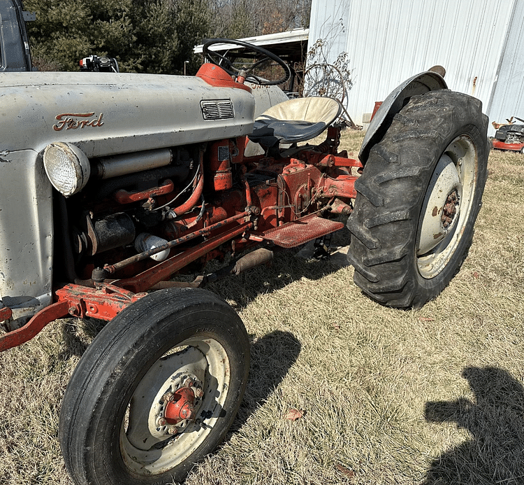 1955 Ford 600 Equipment Image0