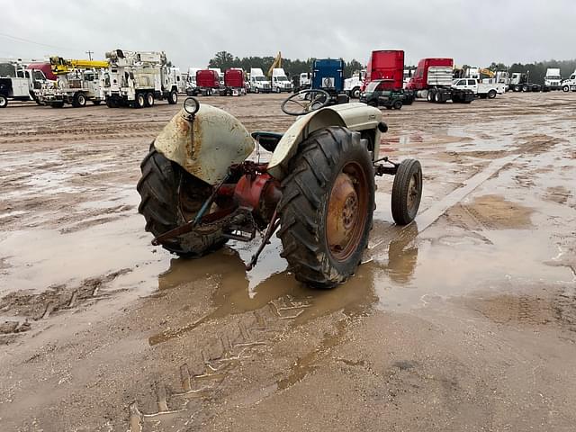 Image of Ford 600 equipment image 4