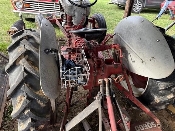 Image of Ford 650 equipment image 4