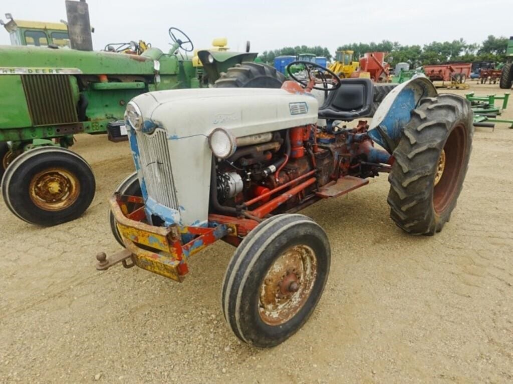 1955 Ford 660 Equipment Image0