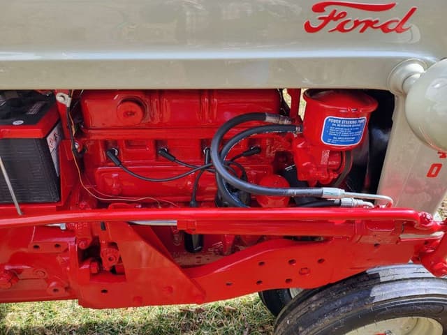 Image of Ford 740 equipment image 2