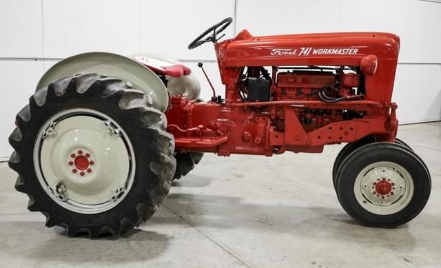 Image of Ford 741 equipment image 3