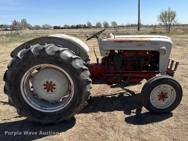 Image of Ford 850 equipment image 3