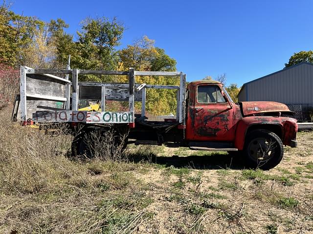 Image of Ford F-600 equipment image 4