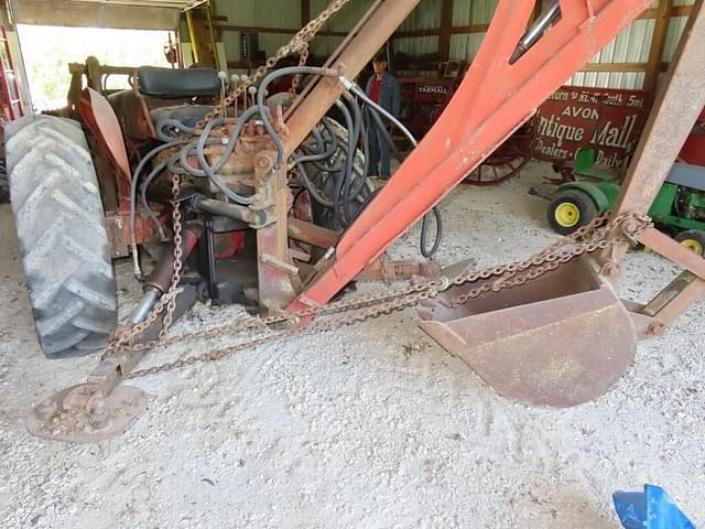 Image of International Harvester 300 equipment image 3