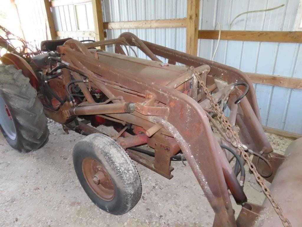 Main image International Harvester 300