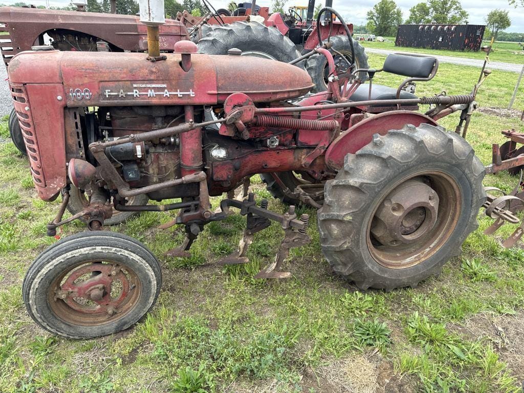 Main image Farmall 100