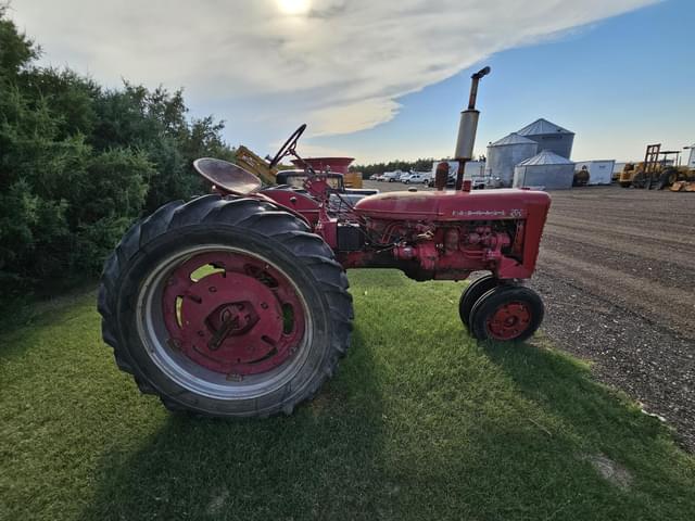 Image of Farmall 200 equipment image 4