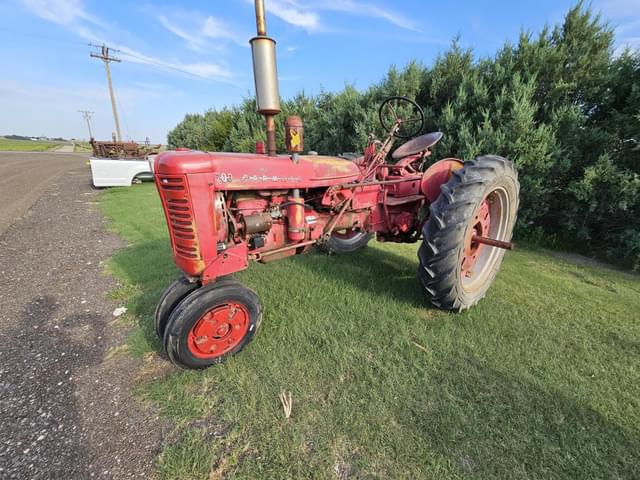 Image of Farmall 200 equipment image 1