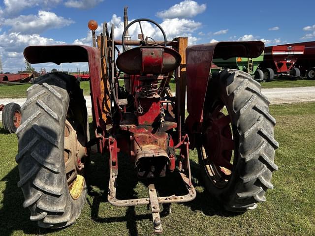 Image of Farmall 300 equipment image 4