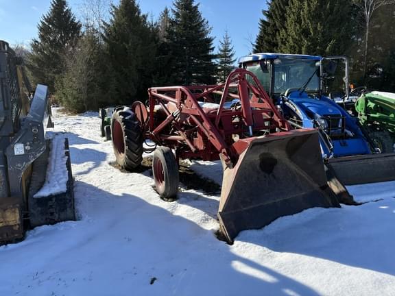 Image of International 300 equipment image 1