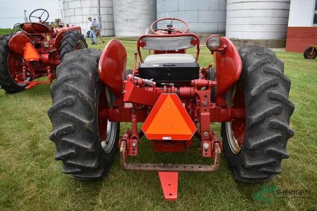 Image of International Harvester 300 equipment image 3