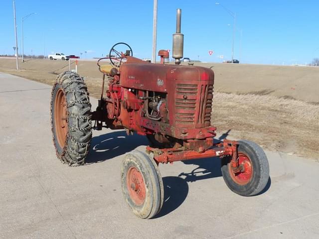 Image of Farmall 400 equipment image 3